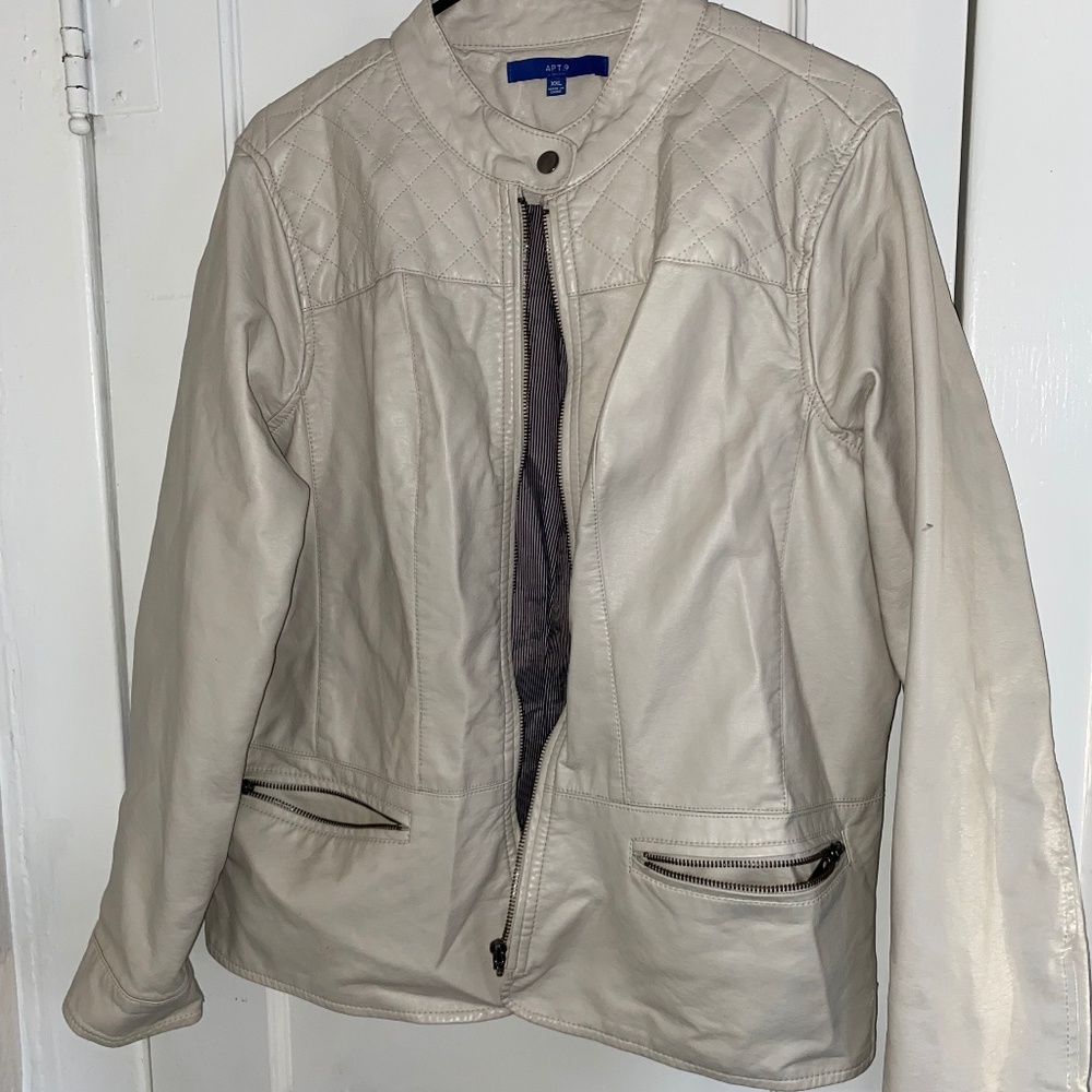 White Leather Style Jacket, Women’s XXL